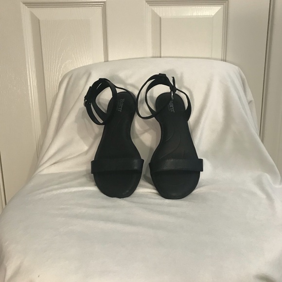 born alice ankle strap leather sandal